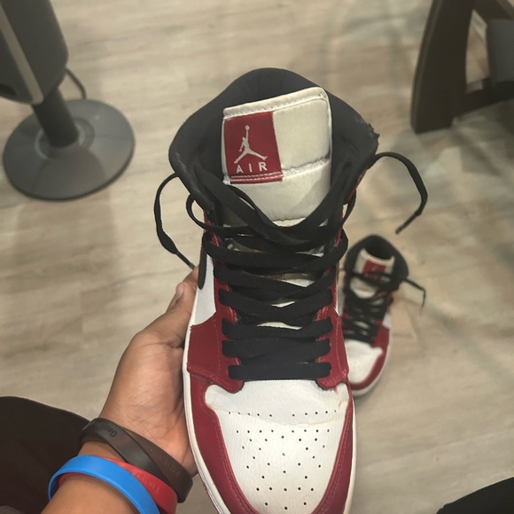 Jordan 1 mid Chicago 2020 - Picture 7 of 8